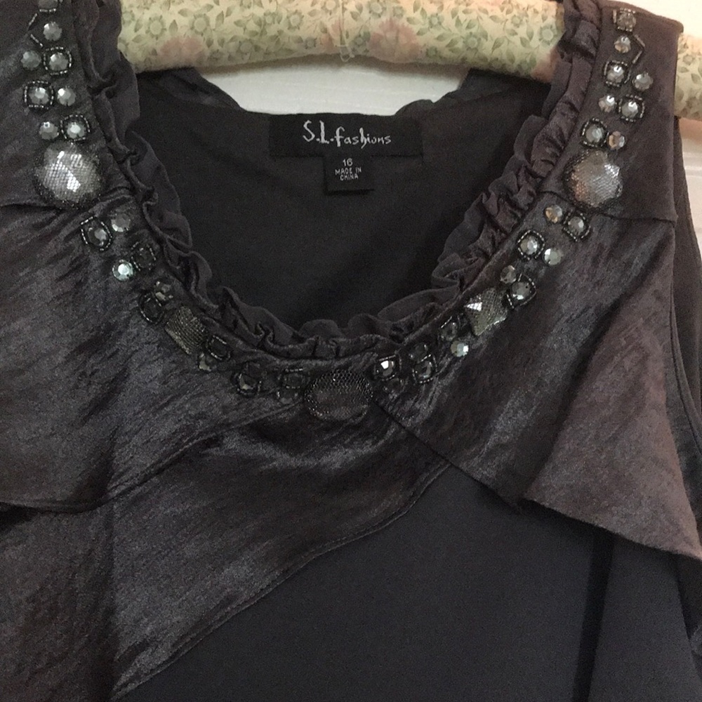 Silky flouncy party dress!